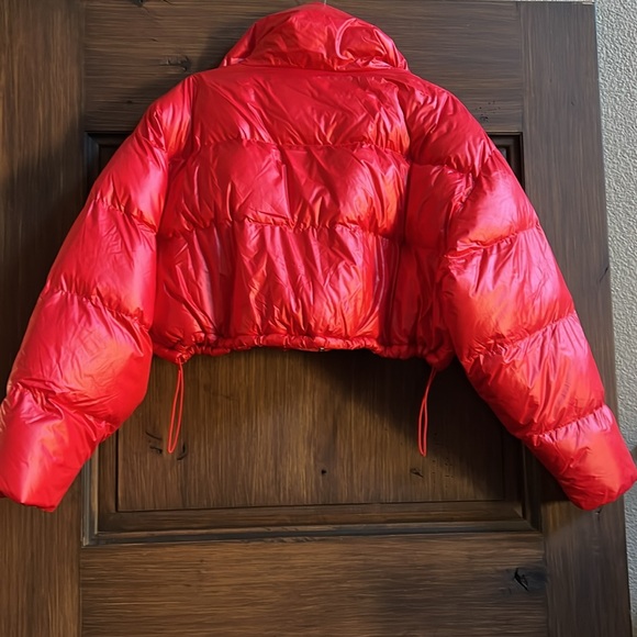 Urban Outfitters UO Cropped Taryn Puffer Coat - M - Picture 6 of 7